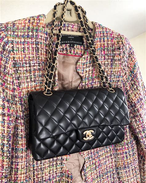 classic handbag chanel price.